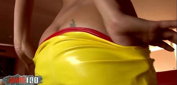 Oral cumshot for the latin firewhore